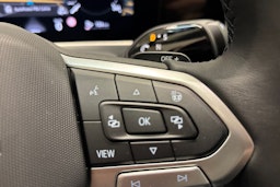 harmaa Volkswagen Passat 2025 kuva 14.