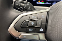 harmaa Volkswagen Passat 2025 kuva 15.