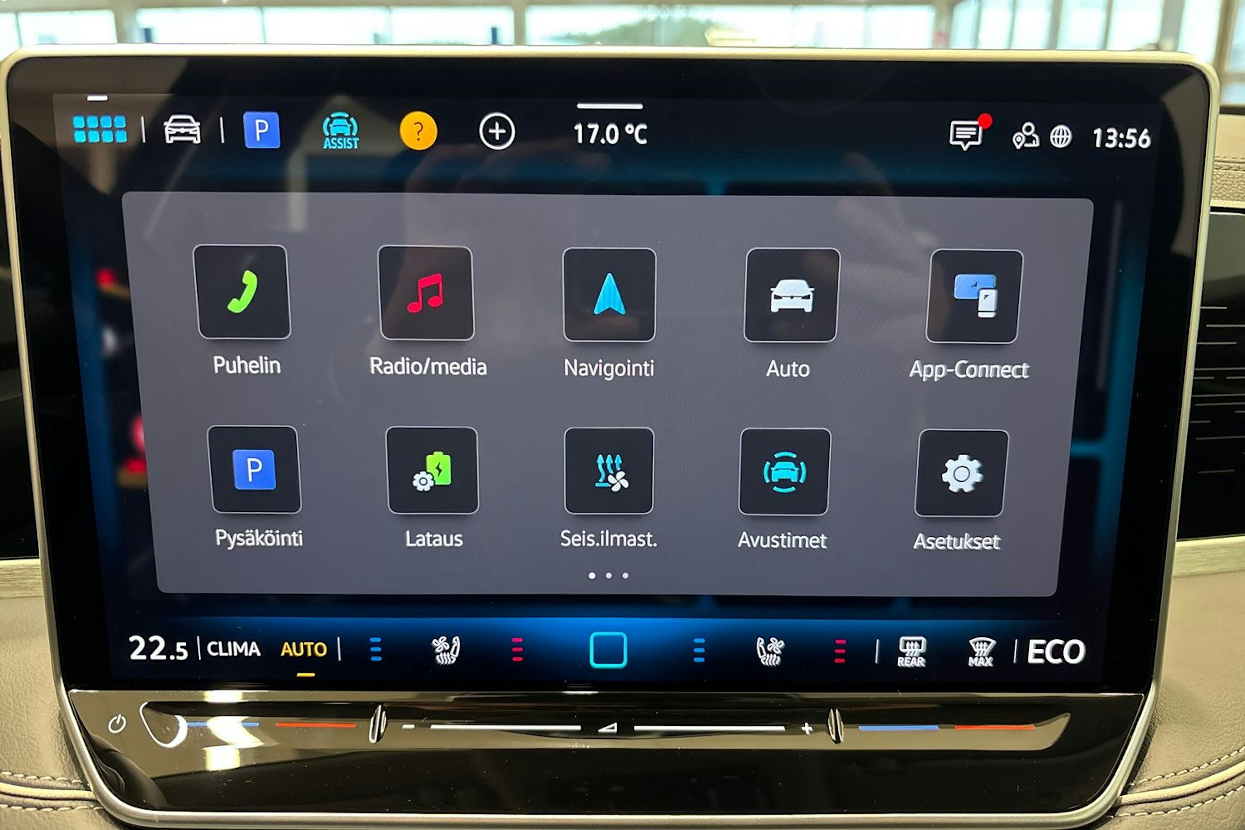 harmaa Volkswagen Passat 2025 kuva 18.