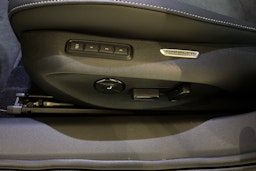 harmaa Volkswagen Passat 2025 kuva 20.