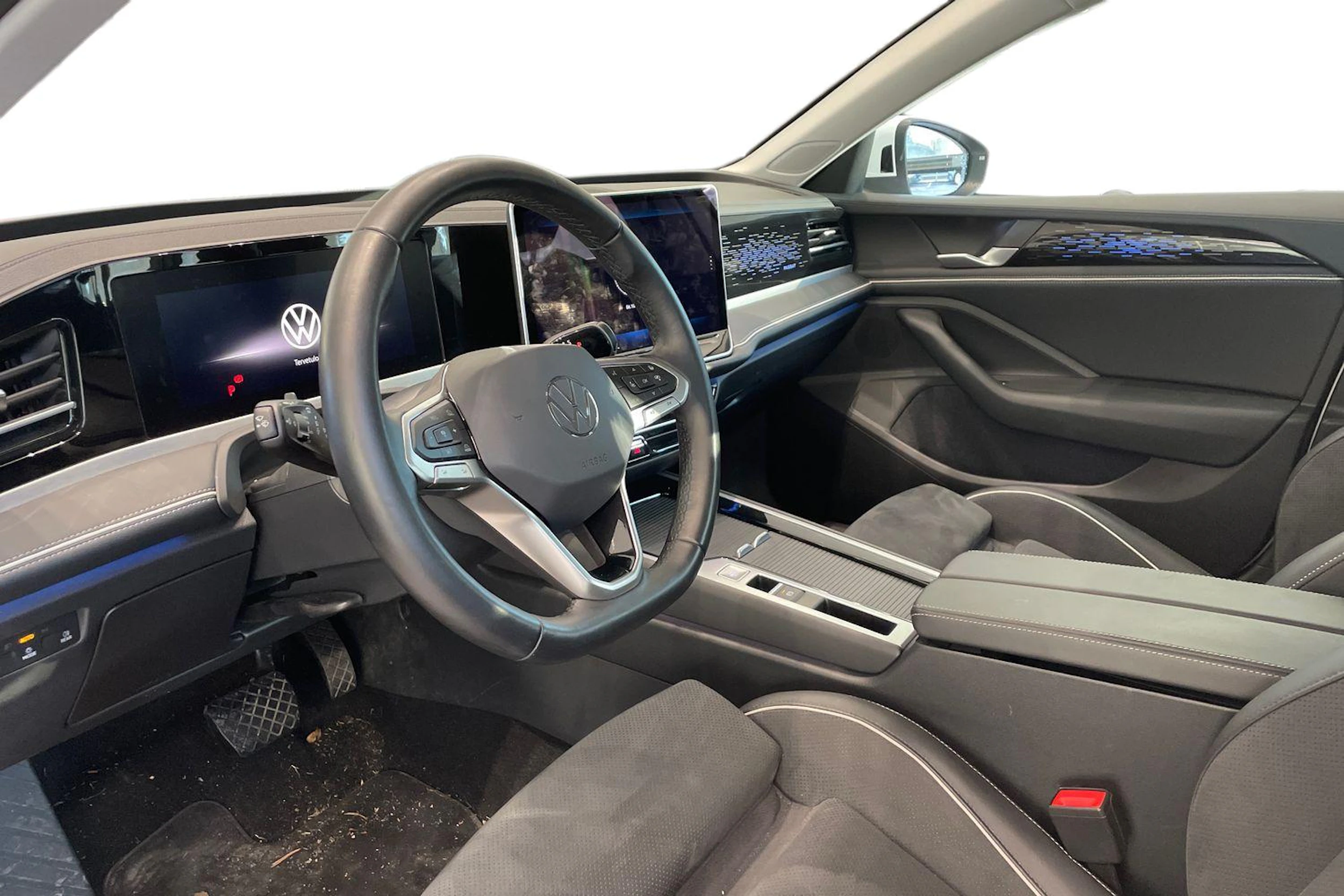 valkoinen Volkswagen Passat 2025 kuva 6.
