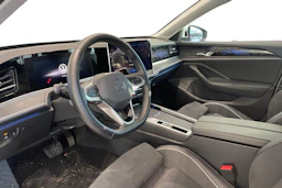 valkoinen Volkswagen Passat 2025 kuva 6.