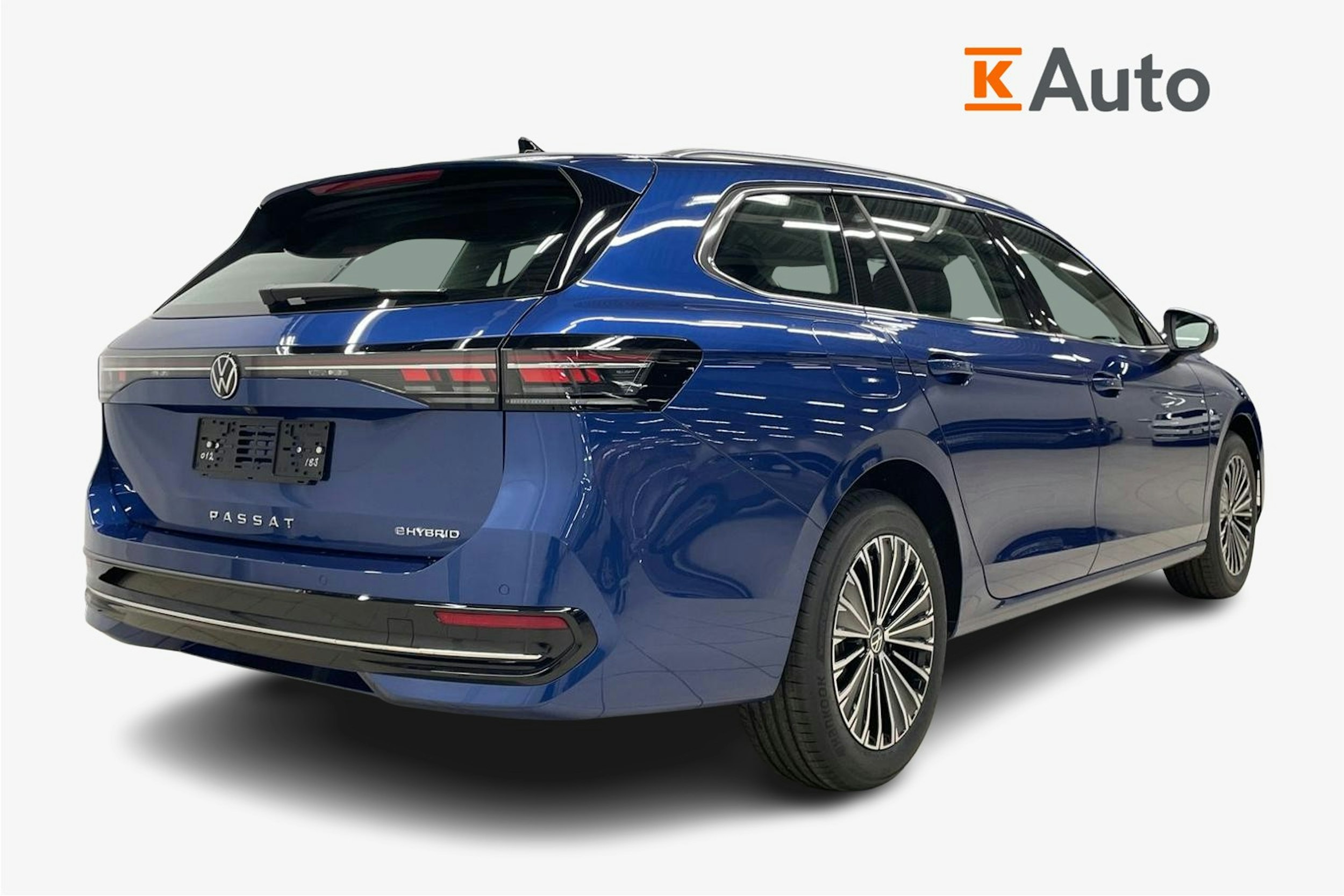 sininen Volkswagen Passat 2025 kuva 2.