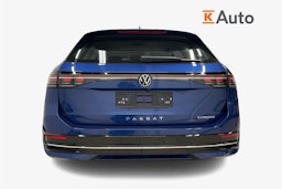 sininen Volkswagen Passat 2025 kuva 3.