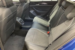 sininen Volkswagen Passat 2025 kuva 8.