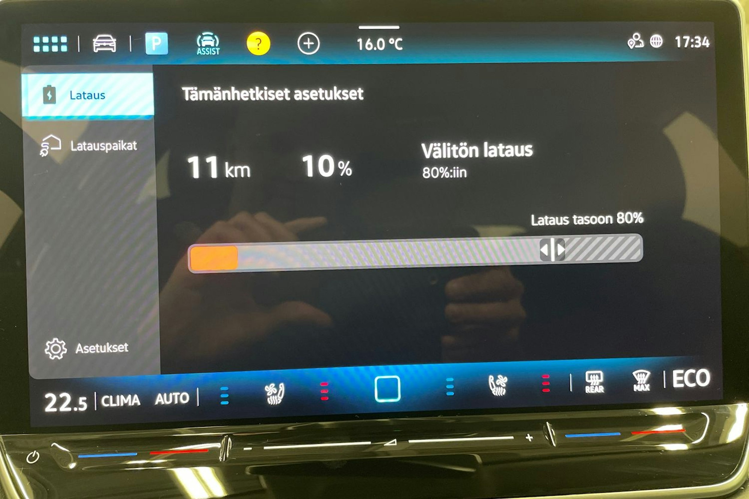 sininen Volkswagen Passat 2025 kuva 12.