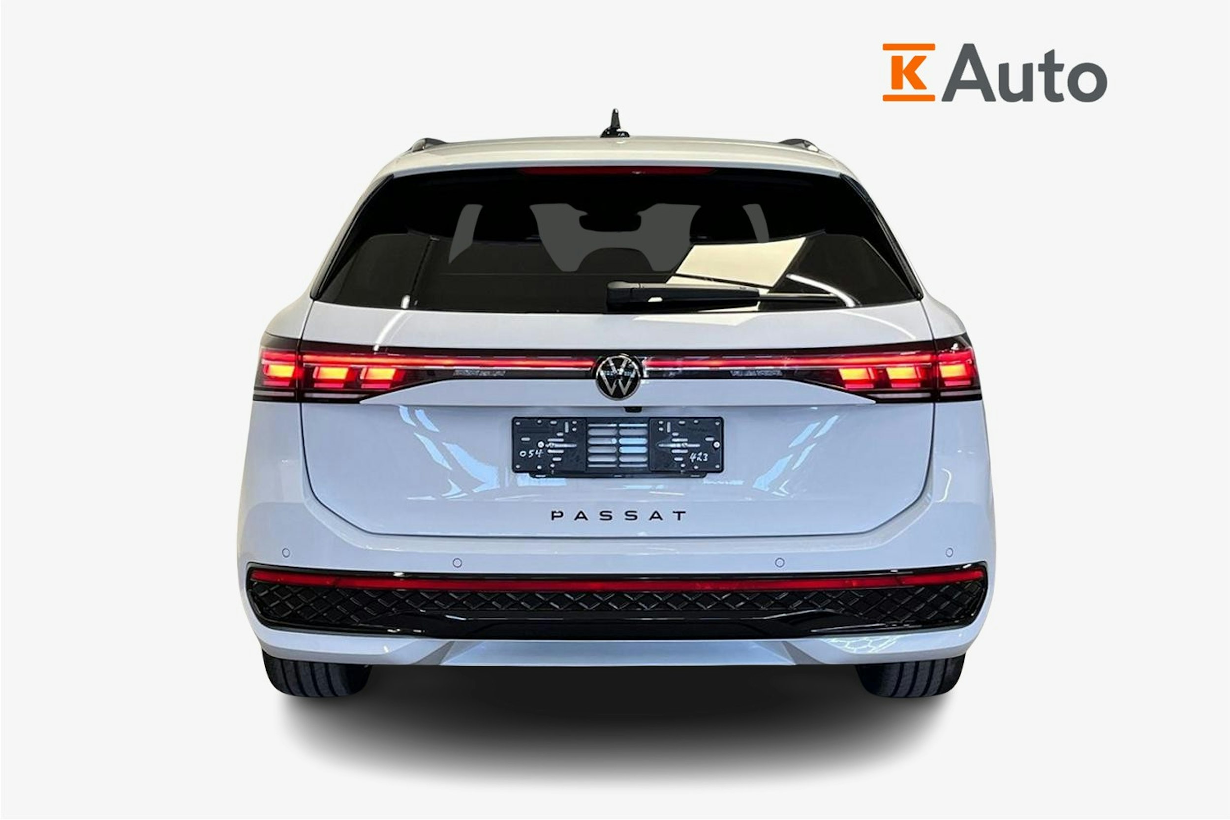 valkoinen Volkswagen Passat 2025 kuva 3.