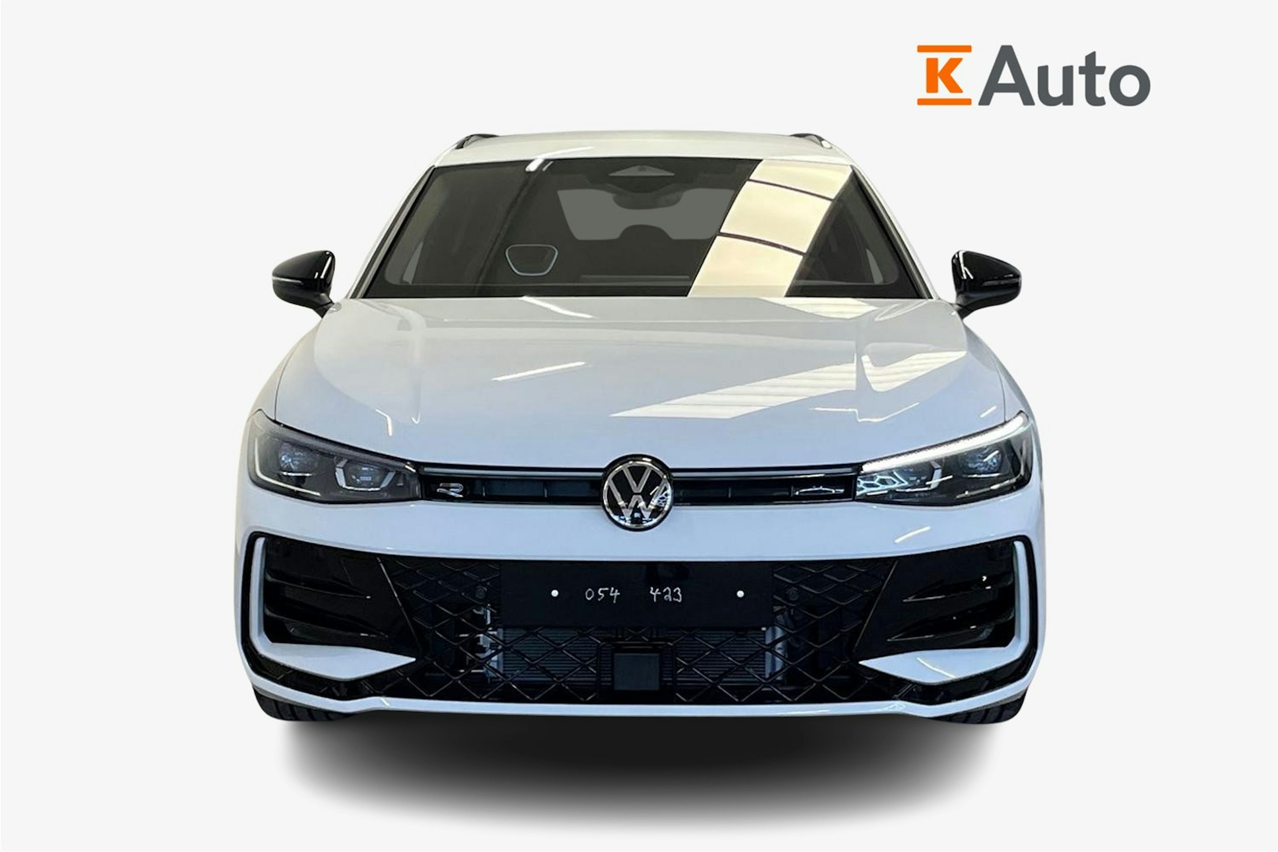 valkoinen Volkswagen Passat 2025 kuva 4.
