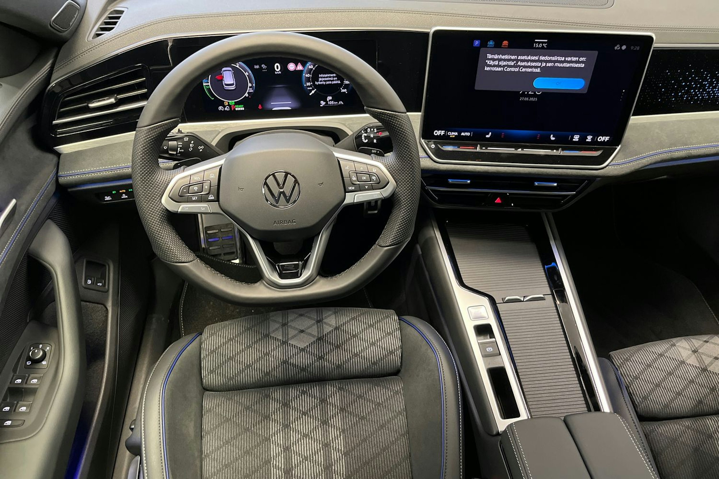 valkoinen Volkswagen Passat 2025 kuva 7.