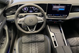 valkoinen Volkswagen Passat 2025 kuva 7.