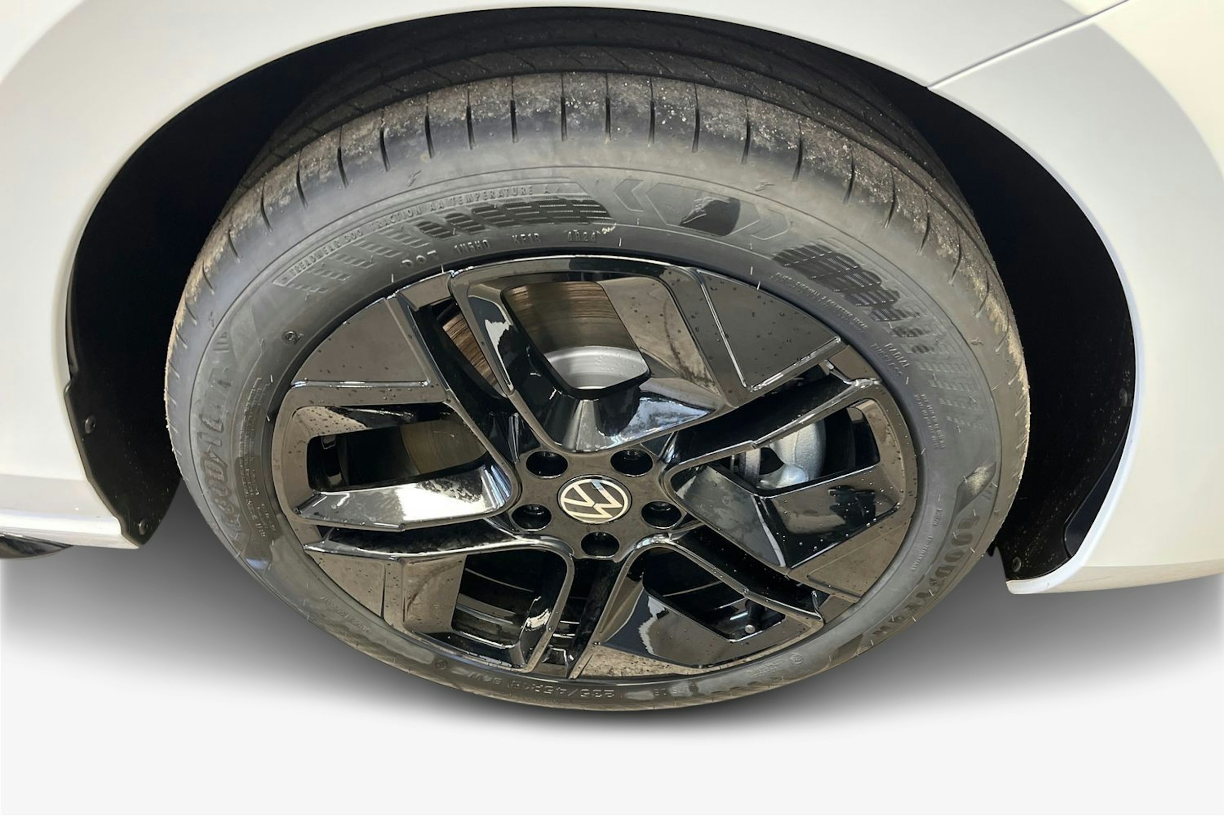 valkoinen Volkswagen Passat 2025 kuva 9.