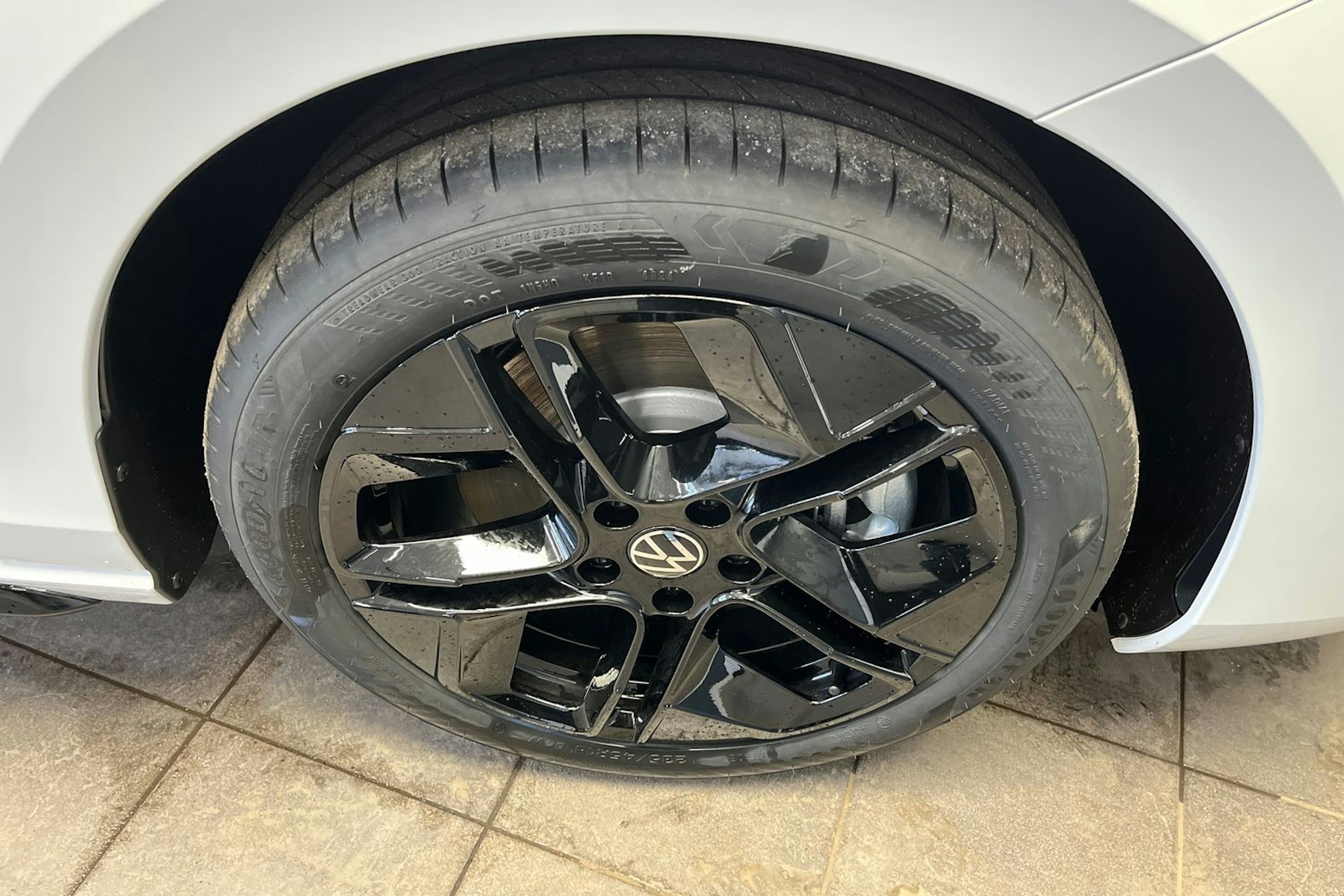 valkoinen Volkswagen Passat 2025 kuva 10.