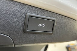 valkoinen Volkswagen Passat 2025 kuva 15.