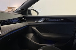 valkoinen Volkswagen Passat 2025 kuva 23.
