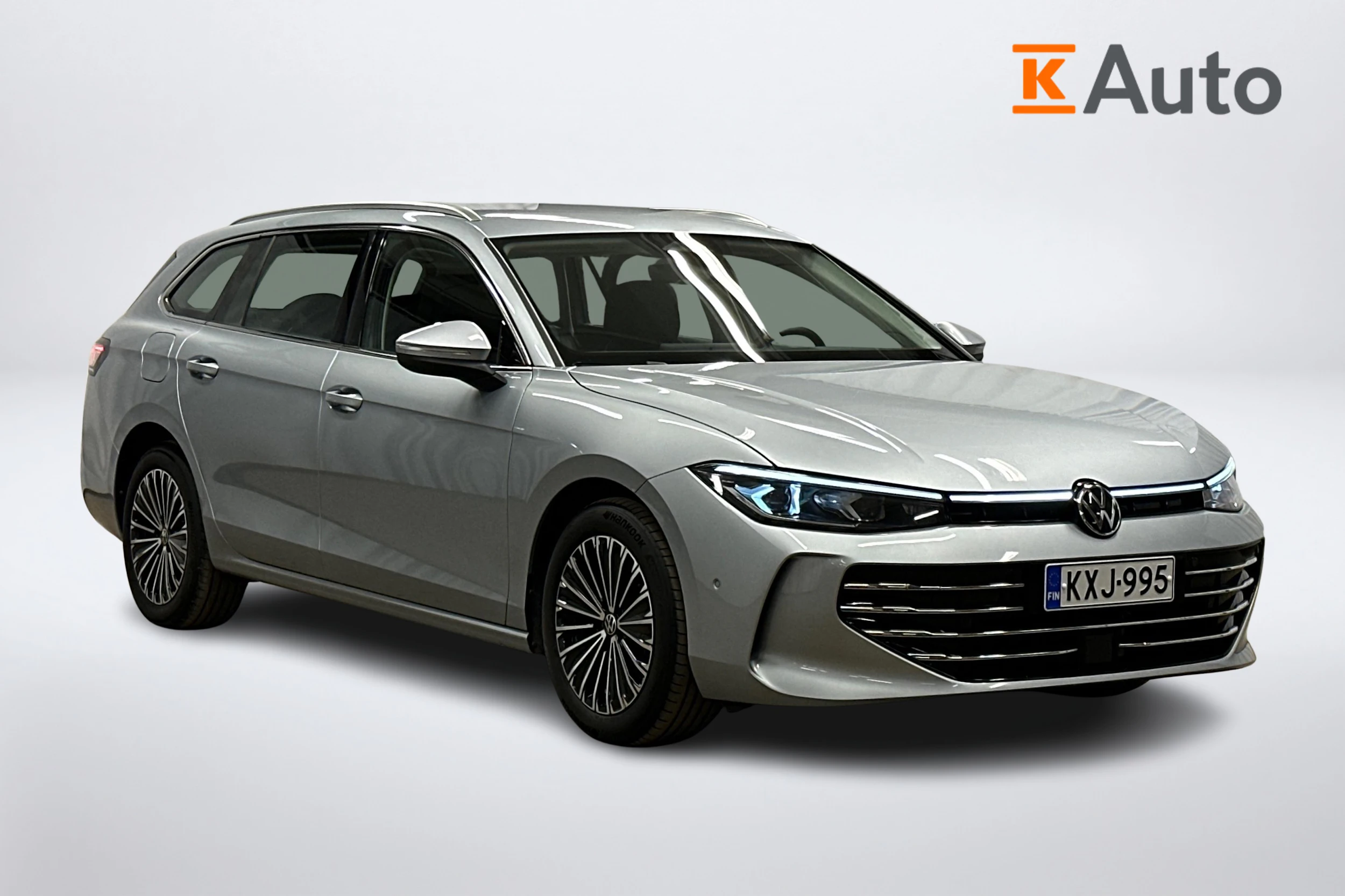 harmaa Volkswagen Passat 2025 kuva 1.