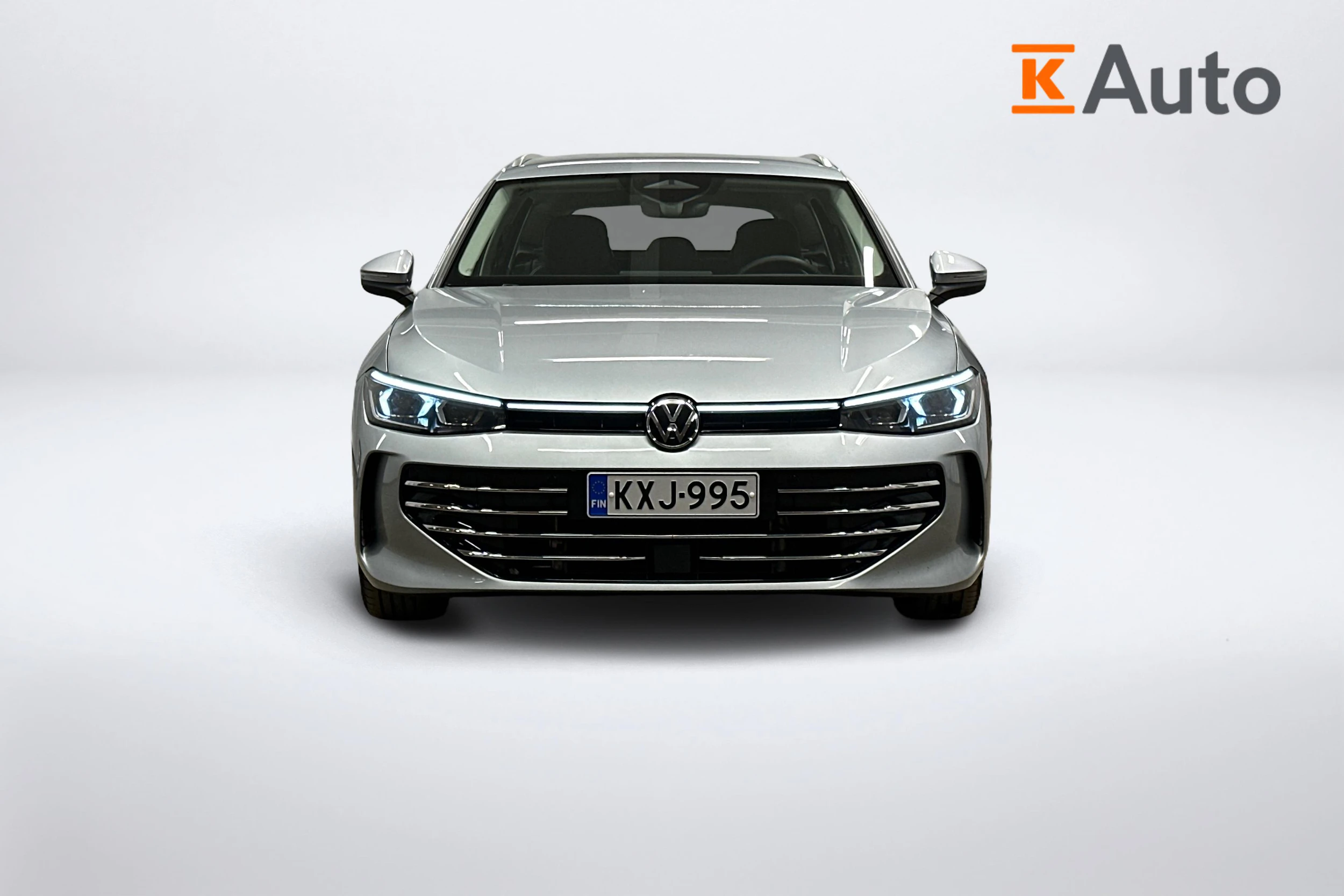 harmaa Volkswagen Passat 2025 kuva 5.