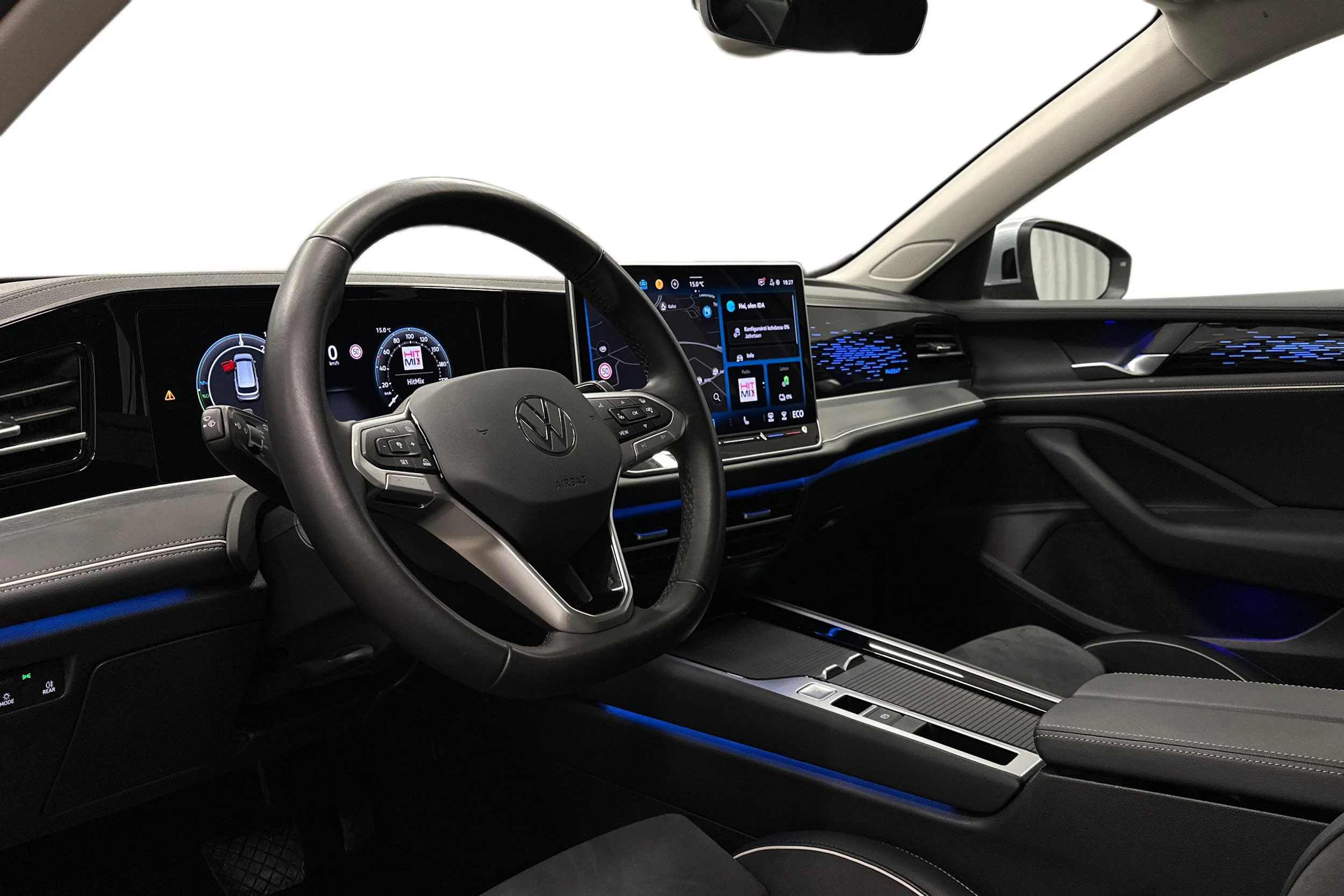 harmaa Volkswagen Passat 2025 kuva 8.