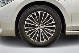harmaa Volkswagen Passat 2025 kuva 12.