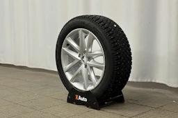 harmaa Volkswagen Passat 2025 kuva 13.