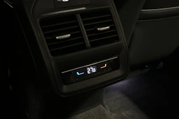 harmaa Volkswagen Passat 2025 kuva 18.