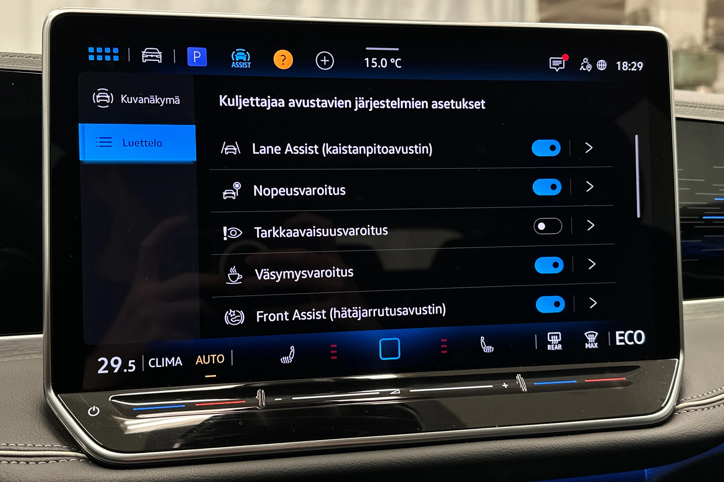 harmaa Volkswagen Passat 2025 kuva 28.