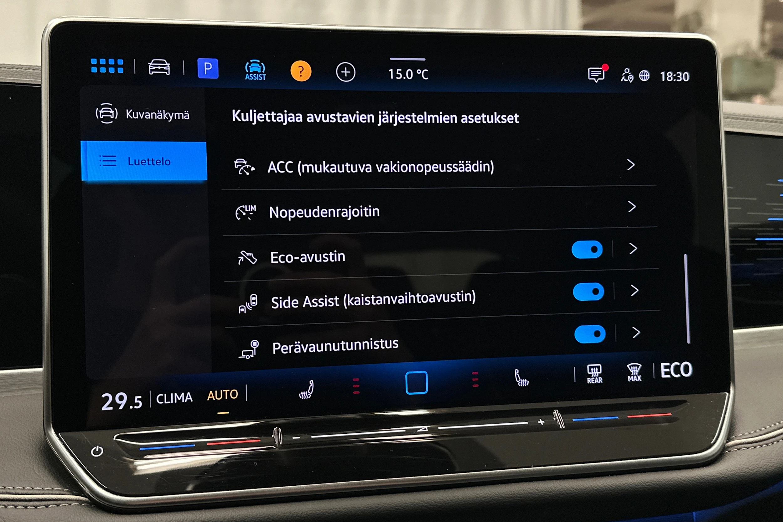harmaa Volkswagen Passat 2025 kuva 29.