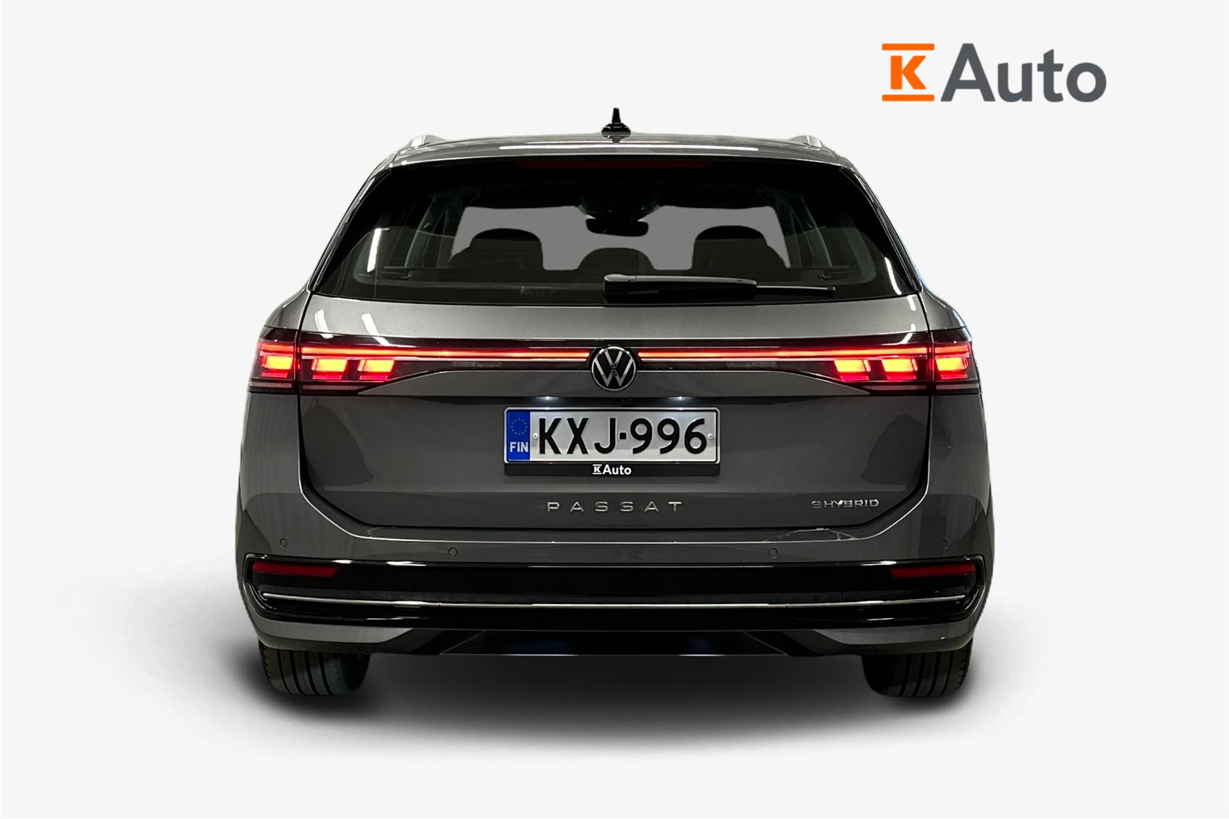 harmaa Volkswagen Passat 2025 kuva 4.