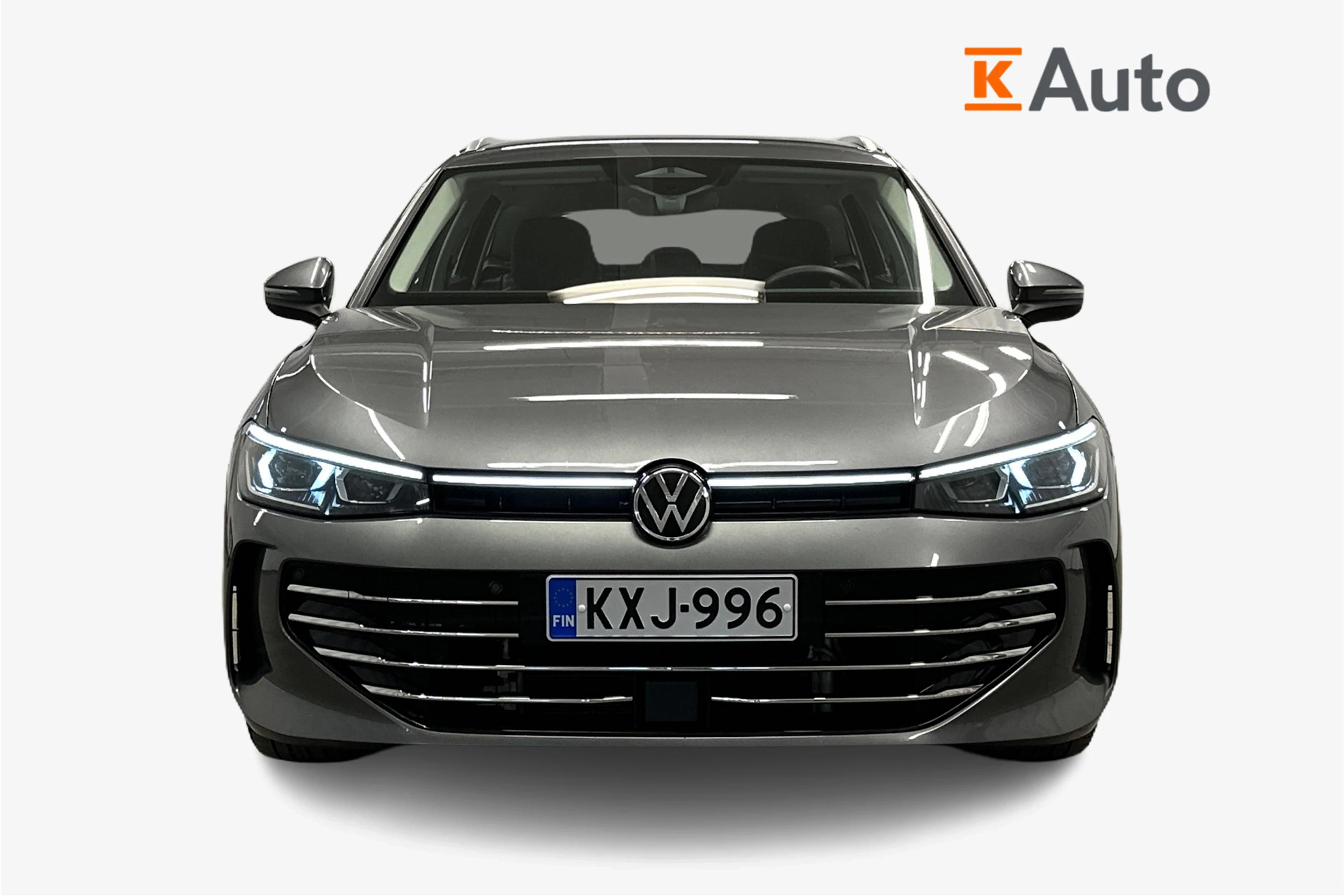 harmaa Volkswagen Passat 2025 kuva 5.