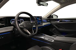 harmaa Volkswagen Passat 2025 kuva 8.