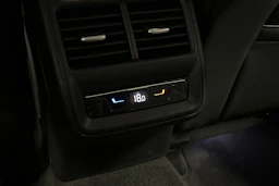 harmaa Volkswagen Passat 2025 kuva 18.
