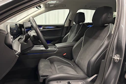 harmaa Volkswagen Passat 2025 kuva 19.