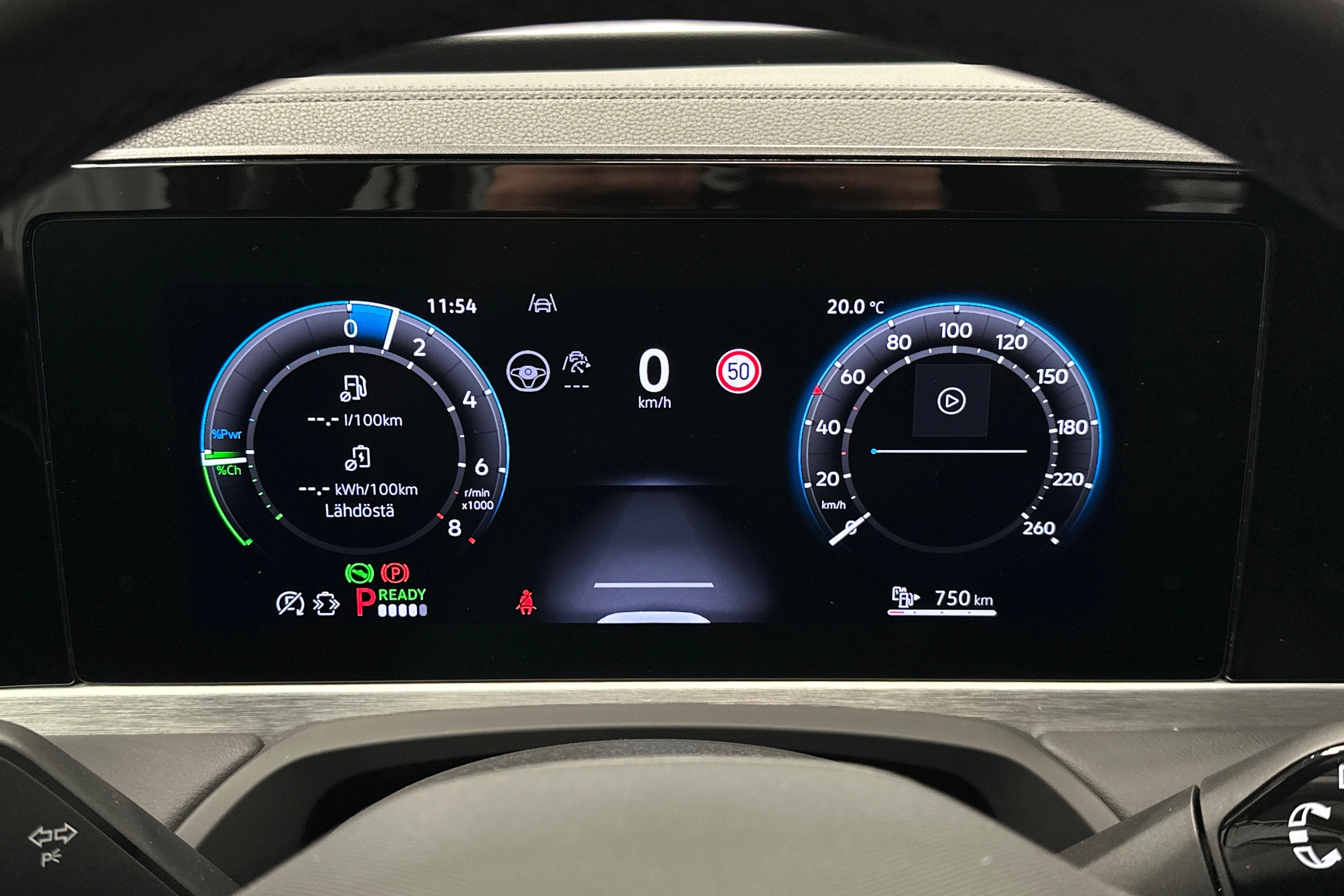 harmaa Volkswagen Passat 2025 kuva 23.