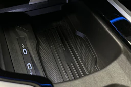 harmaa Volkswagen Passat 2025 kuva 32.