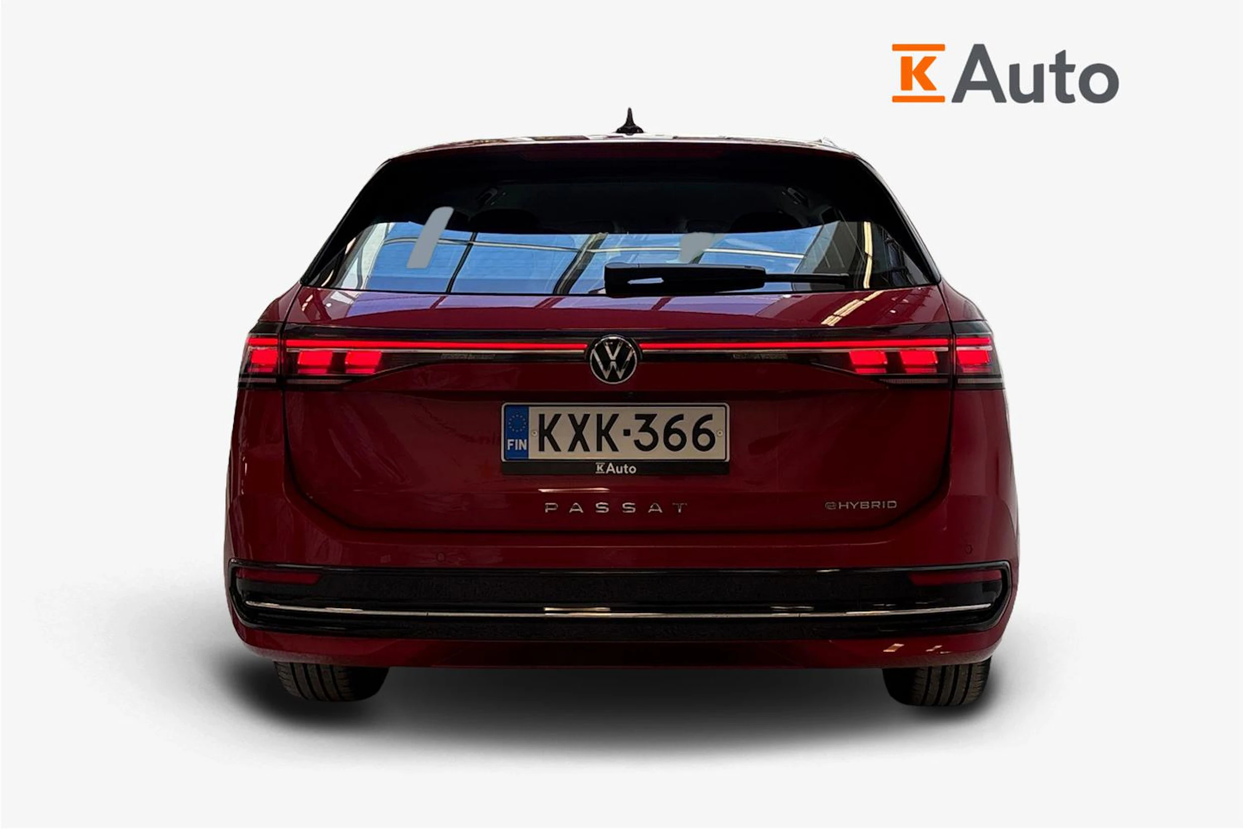 punainen Volkswagen Passat 2025 kuva 4.