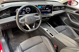 punainen Volkswagen Passat 2025 kuva 8.