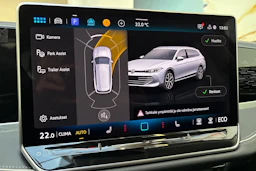 punainen Volkswagen Passat 2025 kuva 26.