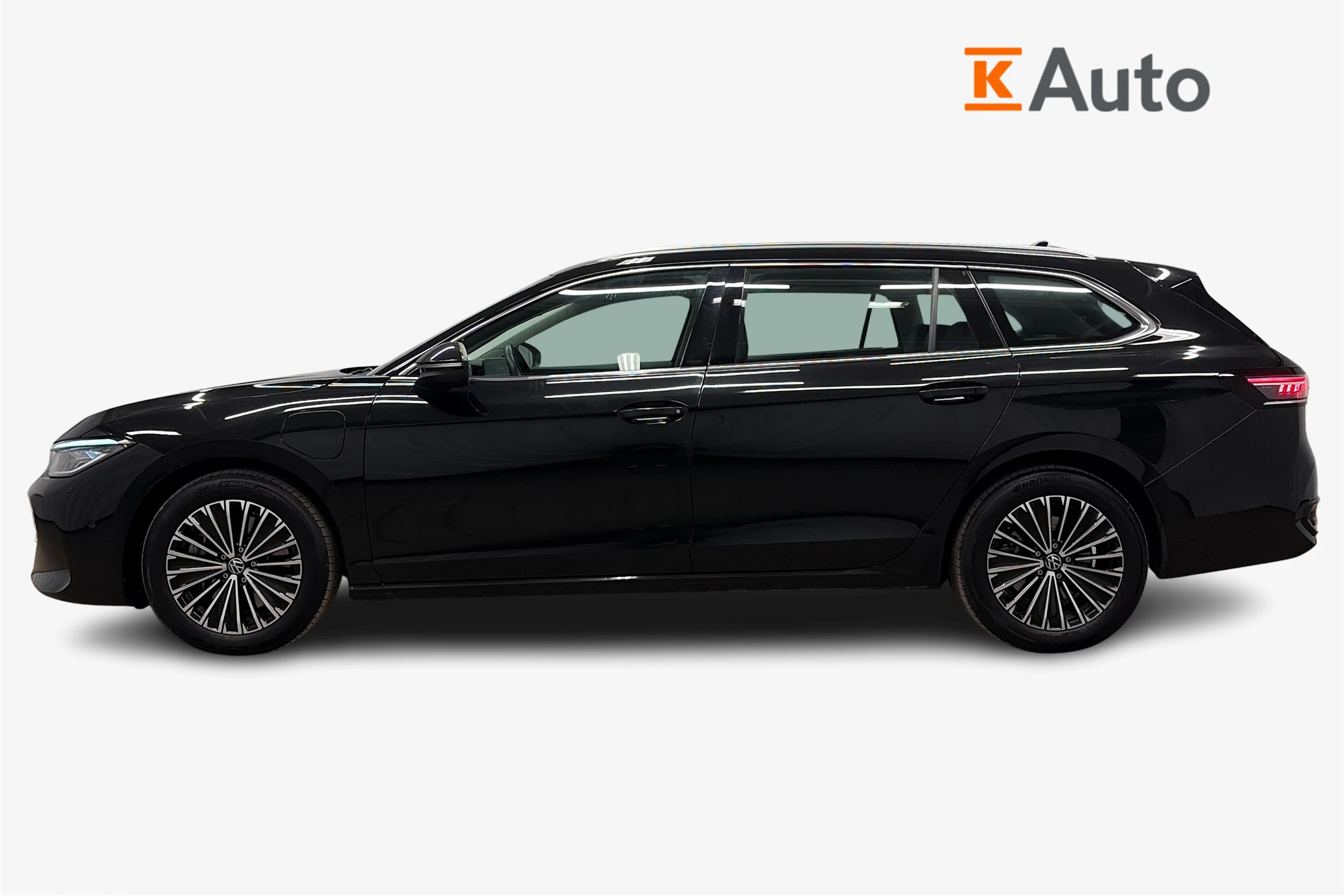 musta Volkswagen Passat 2025 kuva 7.