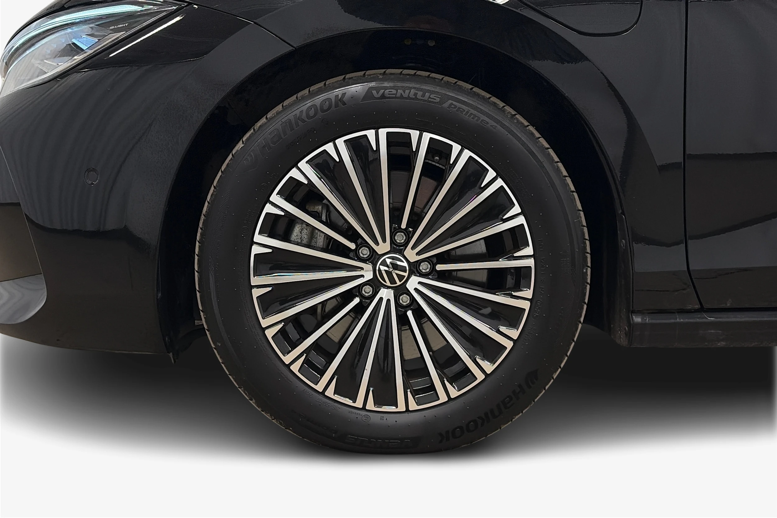musta Volkswagen Passat 2025 kuva 12.