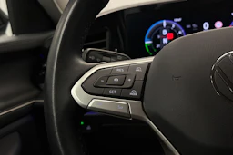 musta Volkswagen Passat 2025 kuva 15.