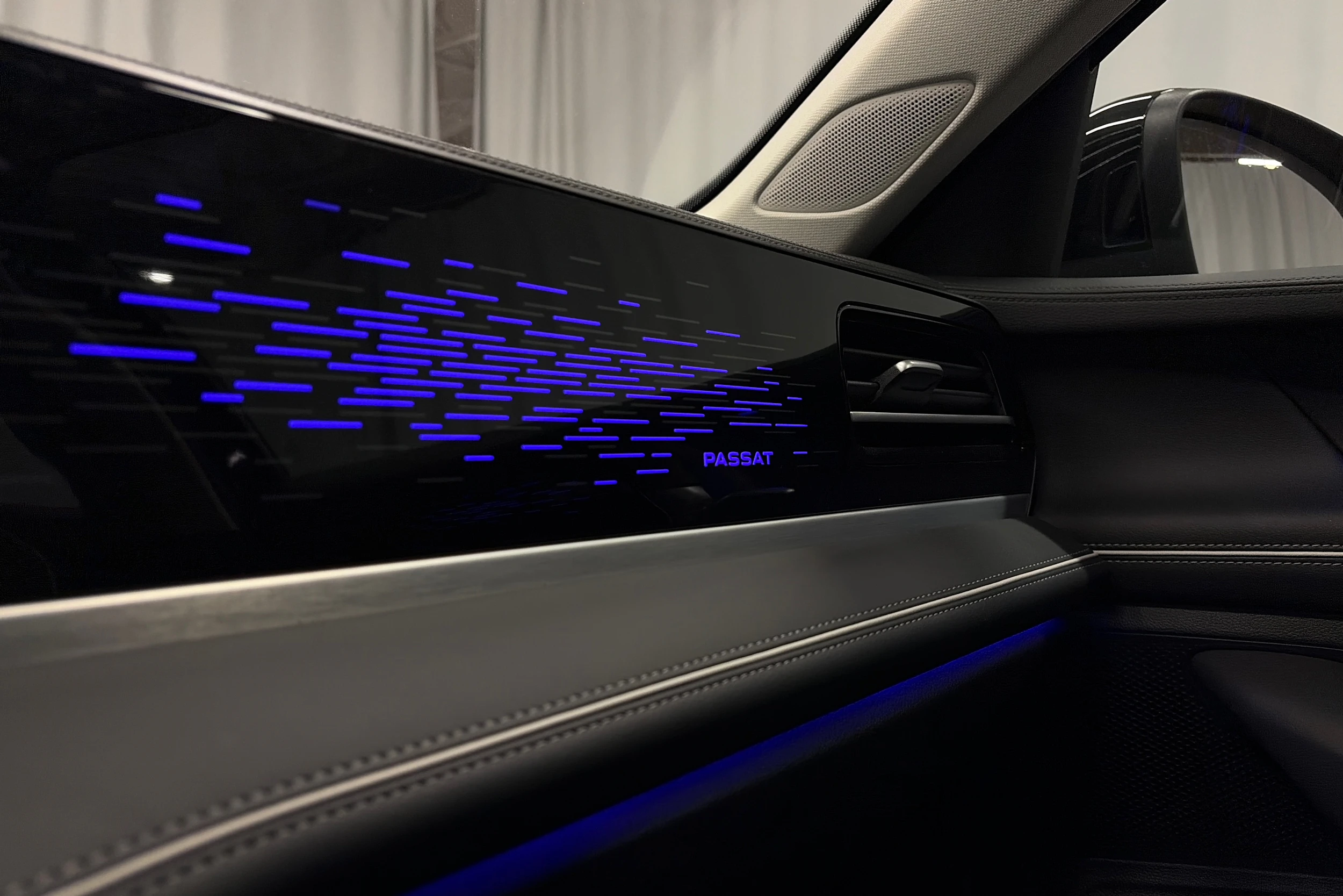 musta Volkswagen Passat 2025 kuva 25.