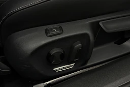 musta Volkswagen Passat 2025 kuva 27.