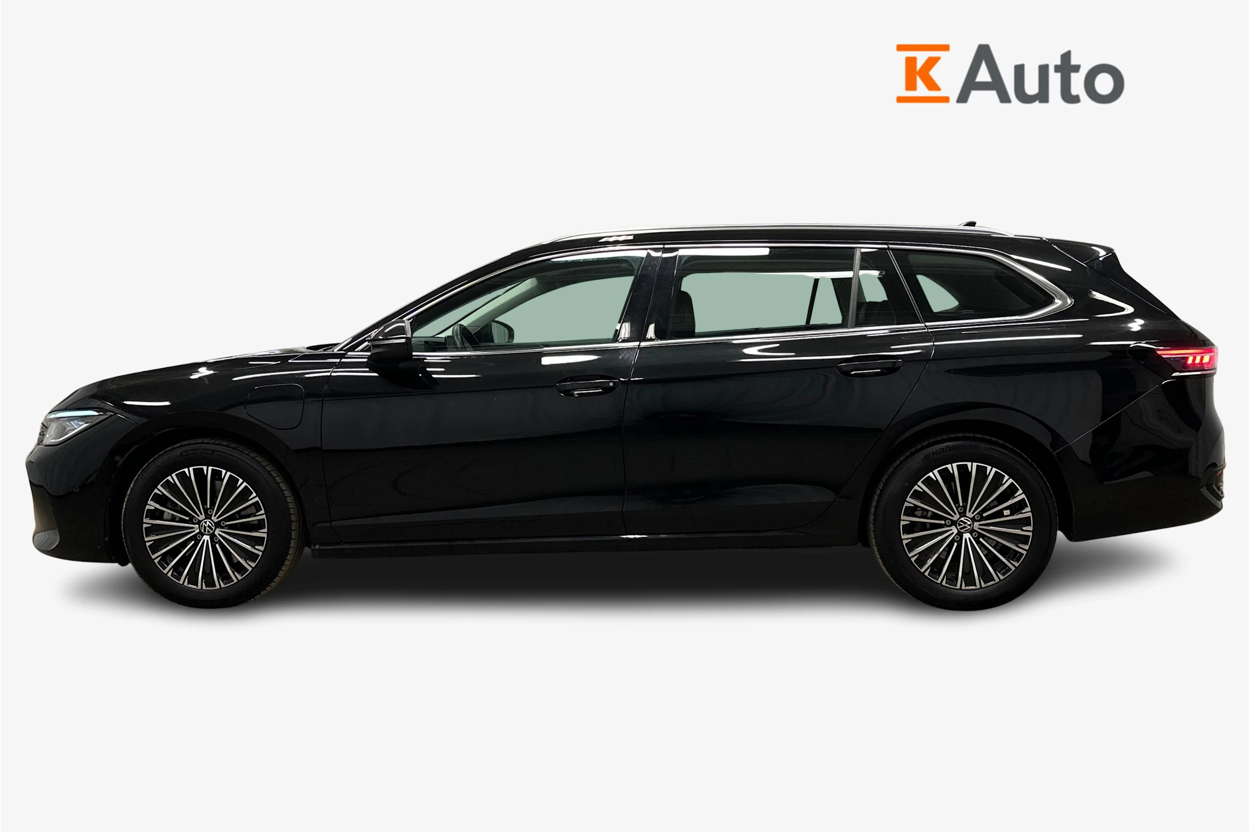 musta Volkswagen Passat 2025 kuva 7.