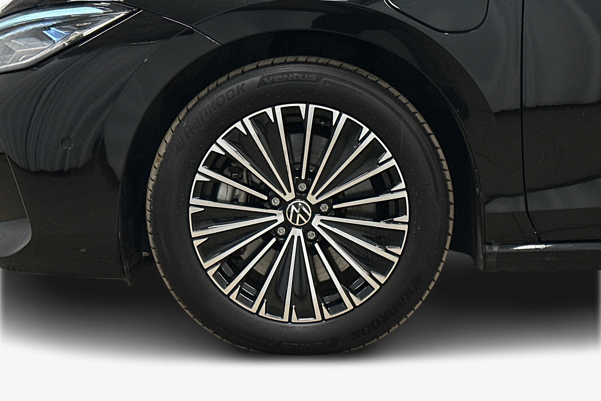 musta Volkswagen Passat 2025 kuva 12.