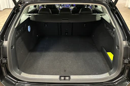musta Volkswagen Passat 2025 kuva 15.