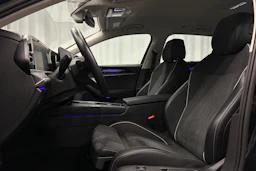 musta Volkswagen Passat 2025 kuva 19.