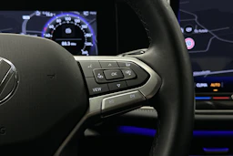 musta Volkswagen Passat 2025 kuva 22.