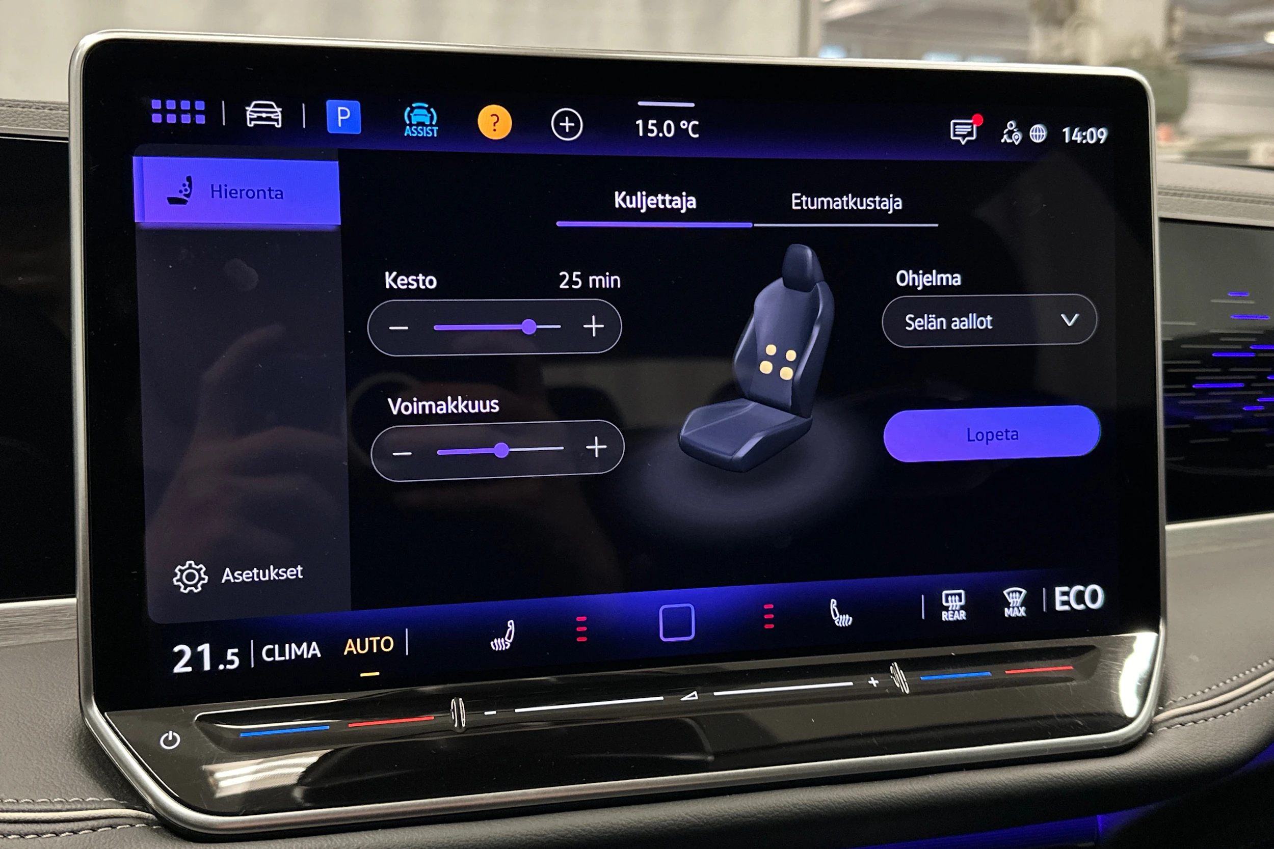 musta Volkswagen Passat 2025 kuva 30.
