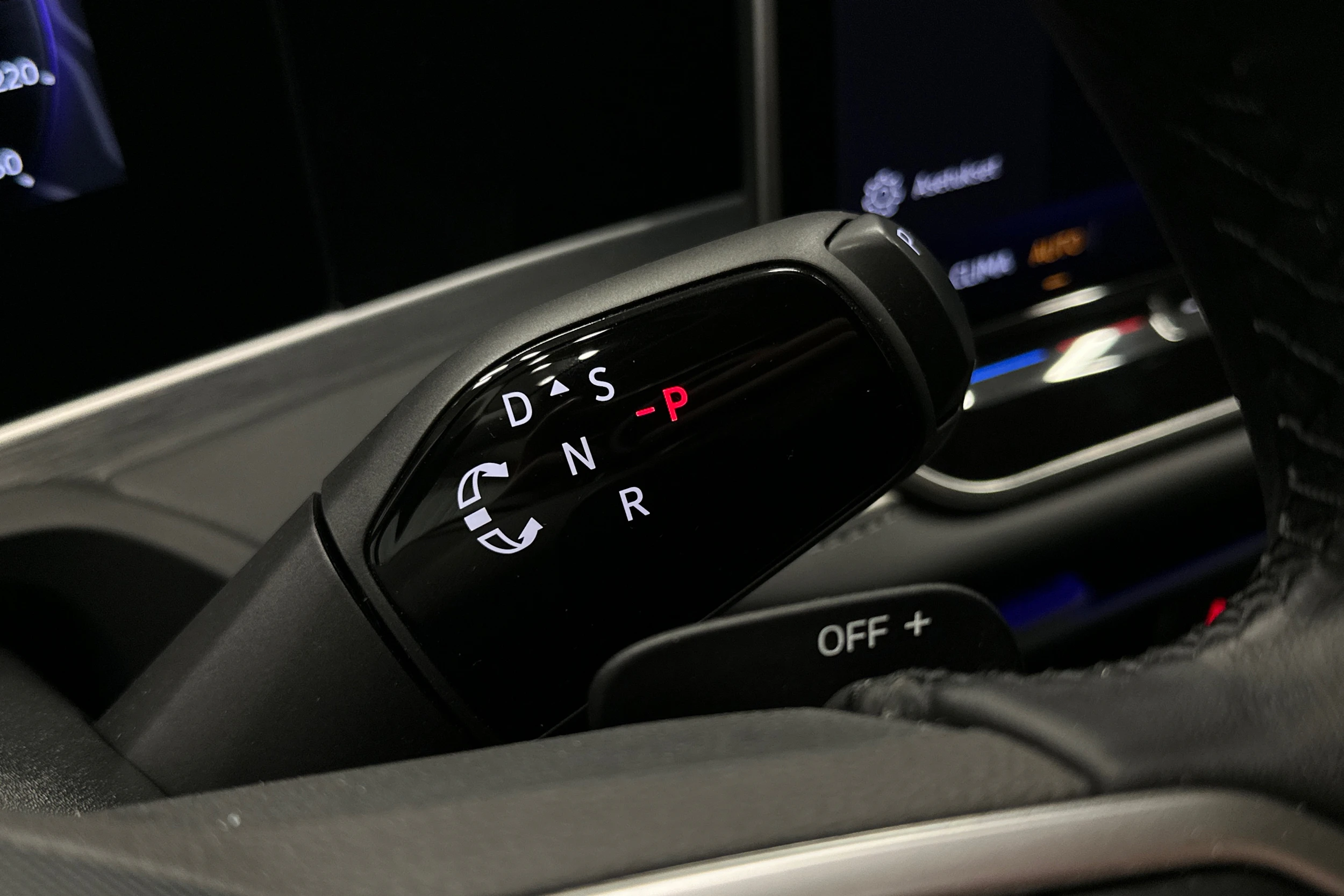 musta Volkswagen Passat 2025 kuva 32.
