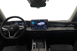 harmaa Volkswagen Passat 2025 kuva 9.