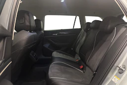 harmaa Volkswagen Passat 2025 kuva 11.
